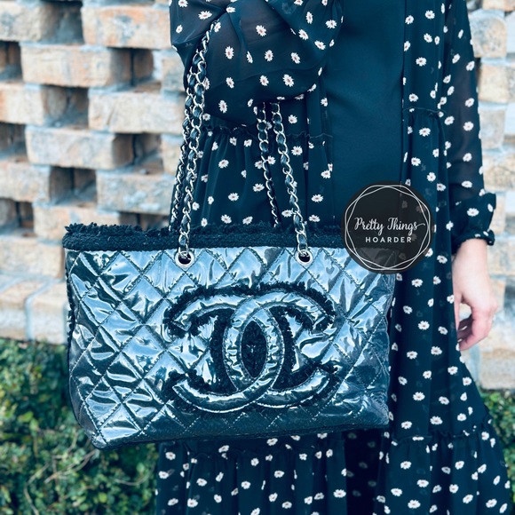 CHANEL Tweed Tote Bag - Picture 2 of 16